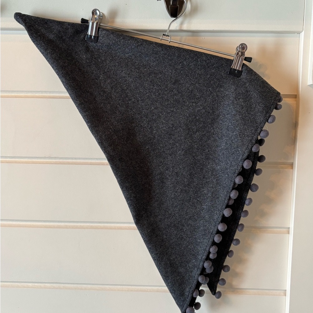 Kate Spade Saturday Gray 100 % Wool Pompom Scarf/Shawl - Picture 3 of 5